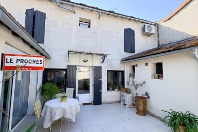 Maison &agrave; vendre villa moderne cours ville 