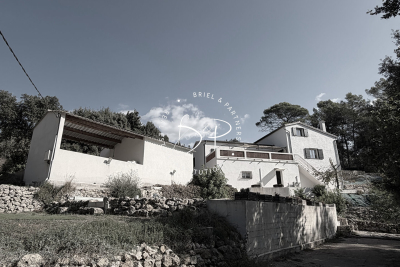 House for sale in LORGUES  - 7 rooms - 163 m&sup2; 