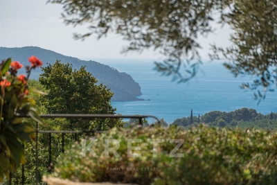 Maison &agrave; vendre &agrave; La Cadière-d'Azur  - 8 pi&egrave;ces 250 m&sup2; 
