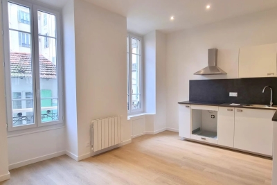 Appartement &agrave; louer &agrave; NICE Les Siagnes - 3 pi&egrave;ces - 55 m&sup2; 