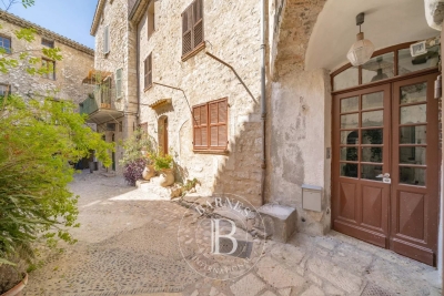 House for sale in ST-PAUL-DE-VENCE  - 2 rooms - 128 m&sup2; 