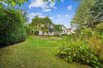 Maison &agrave; louer &agrave; ST NOM LA BRETECHE  - 5 pi&egrave;ces - 179 m&sup2; 