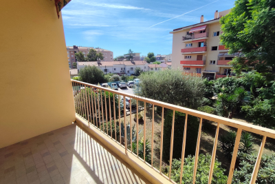 Appartement &agrave; louer &agrave; ROQUEBRUNE-CAP-MARTIN Saint-Maymes-Lauvert - 2 pi&egrave;ces - 52 m&sup2; 