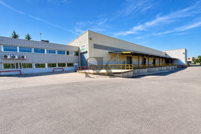 Commerce &agrave; vendre &agrave; Vitrolles   2940 m&sup2; 