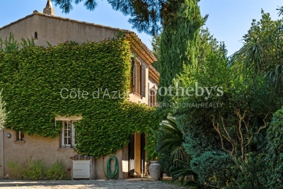 House for sale in ST-TROPEZ  - 5 rooms - 190 m&sup2; 