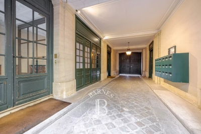 Apartment for sale in PARIS 1ER Sainte-Avoye - 2 rooms - 46 m&sup2; 