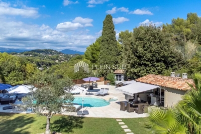 Maison &agrave; louer &agrave; LE CANNET Grosso - 6 pi&egrave;ces - 220 m&sup2; 