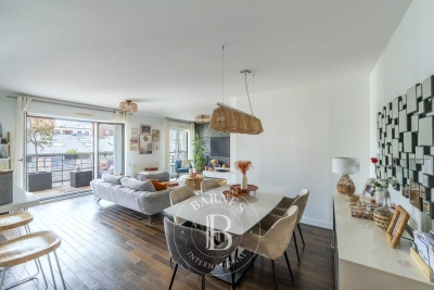 Appartement à vendre dernier etage balcon neuilly sur seine