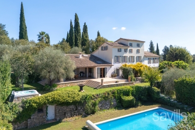 House for sale in GRASSE  - 7 rooms - 392 m&sup2; 