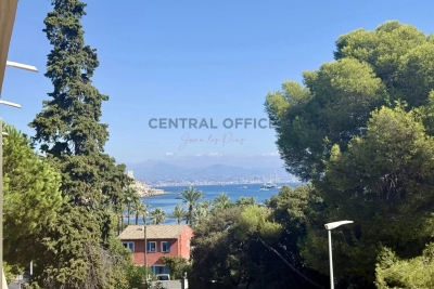 Apartment for sale in ANTIBES  - 3 rooms - 65 m&sup2; 
