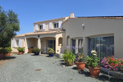 Maison &agrave; vendre &agrave; St Ouen D Aunis  - 5 pi&egrave;ces 165 m&sup2; 