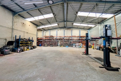 Commerce &agrave; vendre &agrave; St Apollinaire   450 m&sup2; 