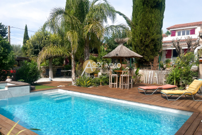 Maison &agrave; vendre &agrave; Sanary-sur-Mer  - 6 pi&egrave;ces 140 m&sup2; 