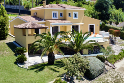Maison &agrave; vendre &agrave; St-Paul-de-Vence  - 6 pi&egrave;ces 214 m&sup2; 