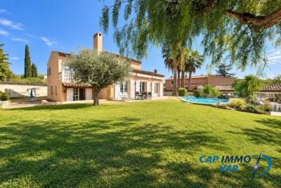 Maison &agrave; vendre &agrave; SANARY-SUR-MER Valescure Nord-Agay-Le Trayas - 5 pi&egrave;ces - 158 m&sup2; 