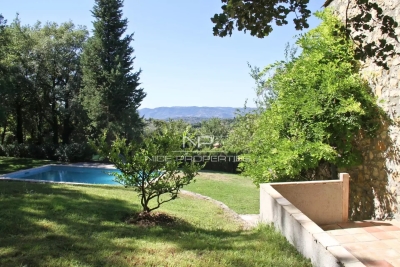 Maison &agrave; vendre &agrave; VALBONNE  - 9 pi&egrave;ces - 570 m&sup2; 