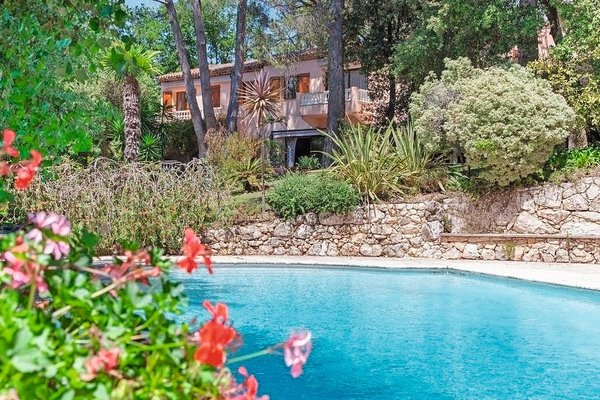 LA COLLE-SUR-LOUP - Annonce Maison à vendre 6 pièces - 450 m² LA COLLE-SUR-LOUP - Annonce Maison à vendre 6 pièces - 450 m²