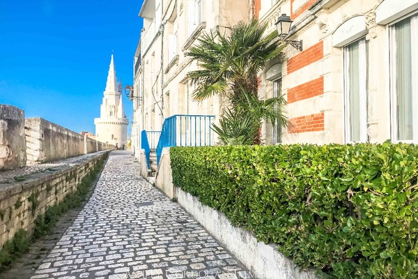 LA ROCHELLE - Annonce Maison à louer 6 pièces - 158 m² LA ROCHELLE - Annonce Maison à louer 6 pièces - 158 m²