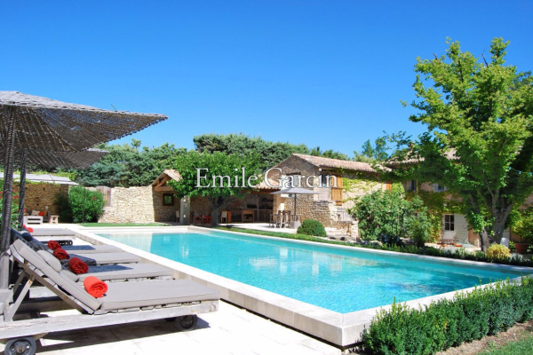 GOULT - Annonce Maison à louer 8 pièces - 220 m² GOULT - Annonce Maison à louer 8 pièces - 220 m²