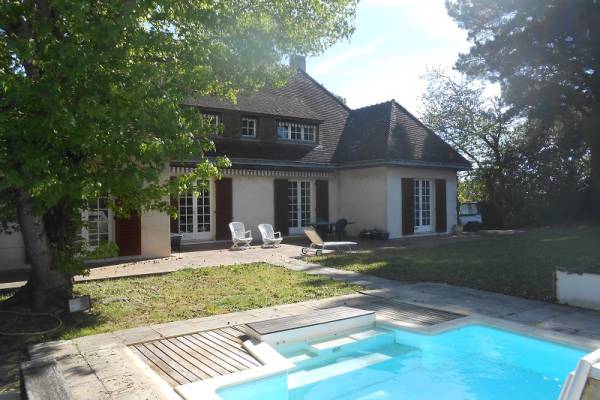 ORVAULT - Annonce Maison à vendre 9 pièces - 260 m² ORVAULT - Annonce Maison à vendre 9 pièces - 260 m²