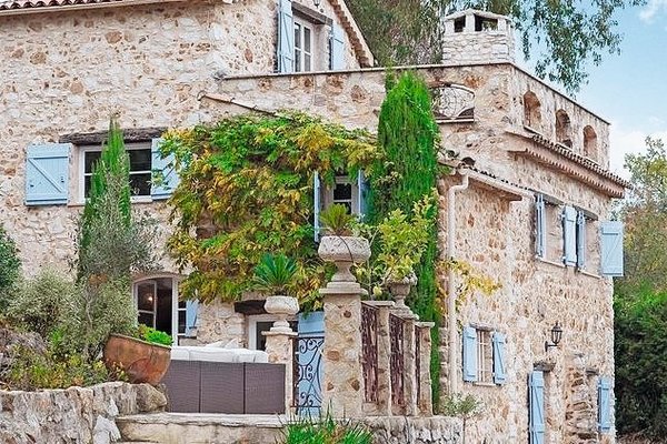 ROQUEFORT-LES-PINS - Annonce Maison à vendre 5 pièces - 125 m² ROQUEFORT-LES-PINS - Annonce Maison à vendre 5 pièces - 125 m²