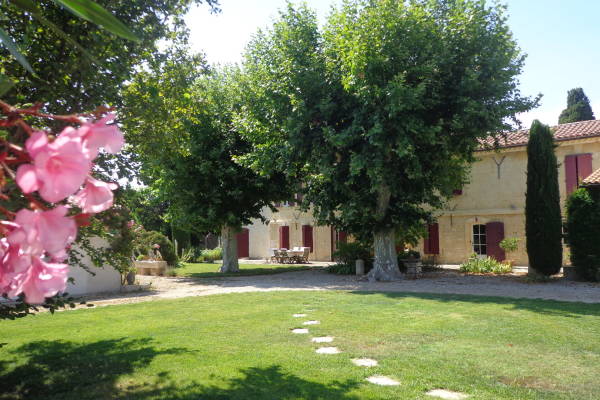 ARLES - Annonce Maison à vendre 10 pièces - 180 m² ARLES - Annonce Maison à vendre 10 pièces - 180 m²