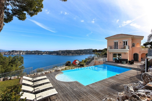 VILLEFRANCHE-SUR-MER - Annonce Maison à louer 6 pièces - 250 m² VILLEFRANCHE-SUR-MER - Annonce Maison à louer 6 pièces - 250 m²