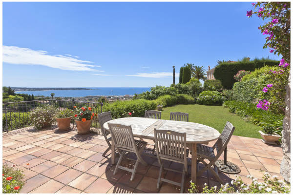 GOLFE JUAN - Annonce Maison à vendre 6 pièces - 230 m² GOLFE JUAN - Annonce Maison à vendre 6 pièces - 230 m²