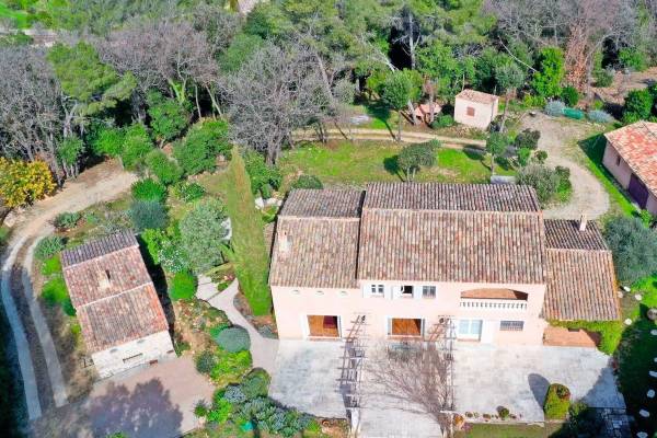 VALBONNE - Annonce Maison à vendre 8 pièces - 245 m² VALBONNE - Annonce Maison à vendre 8 pièces - 245 m²