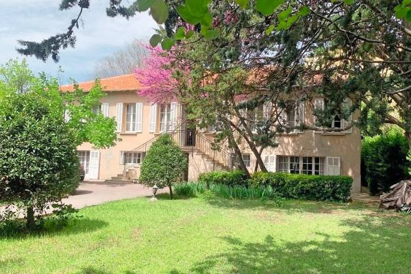 AIX-EN-PROVENCE - Annonce Maison à vendre 12 pièces - 360 m² AIX-EN-PROVENCE - Annonce Maison à vendre 12 pièces - 360 m²