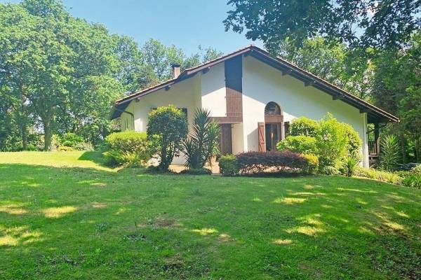 ST-PEE-SUR-NIVELLE - Annonce Maison à vendre 6 pièces - 209 m² ST-PEE-SUR-NIVELLE - Annonce Maison à vendre 6 pièces - 209 m²