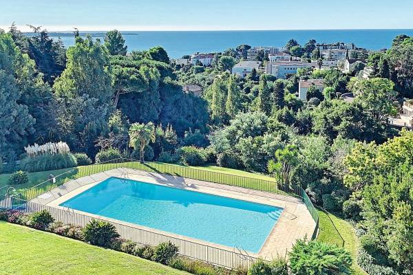 CANNES - Advertisement Apartment for sale 2 rooms - 71 m²